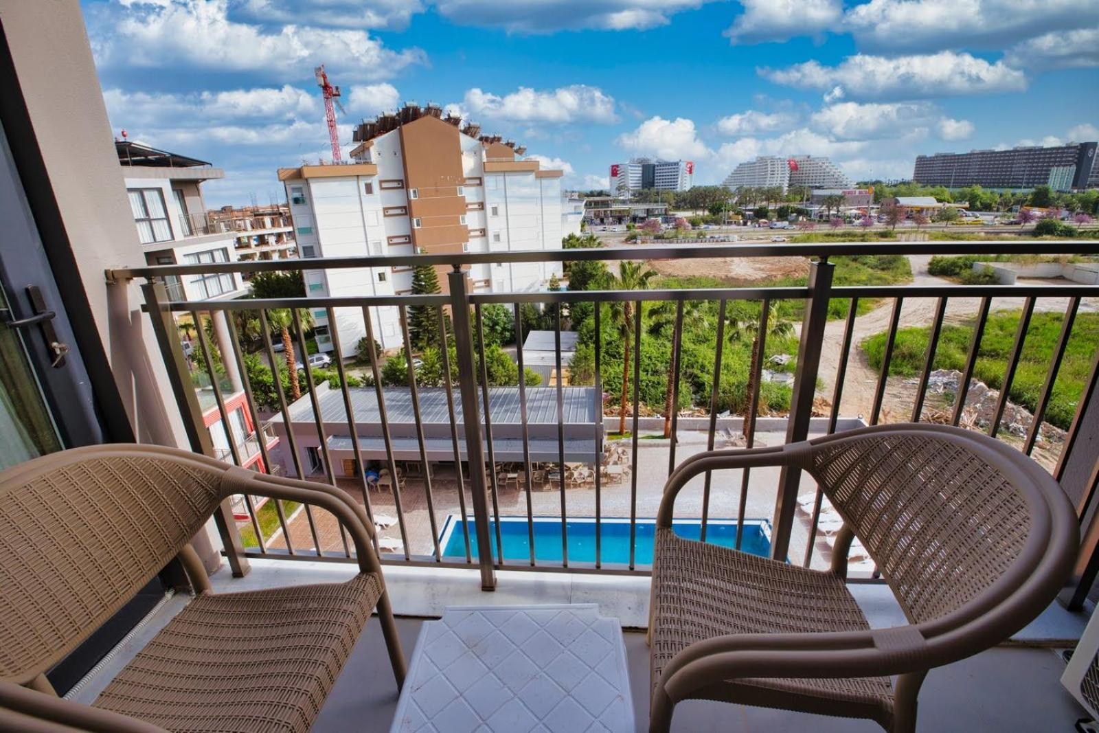 Laristone Apart Otel