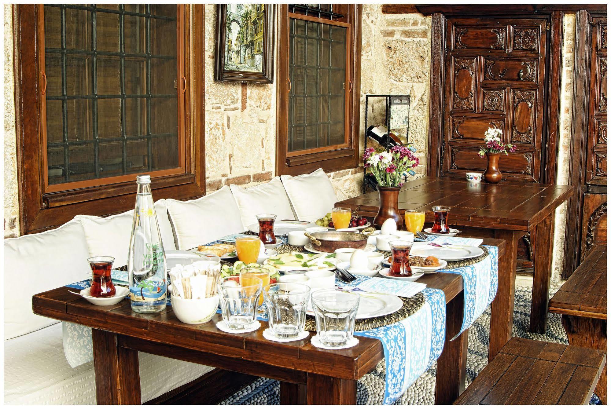 Minyon Hotel 3*