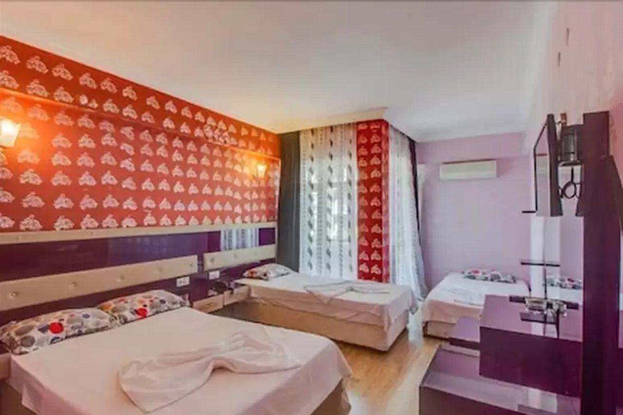 Rozz 1 Hotel 2*
