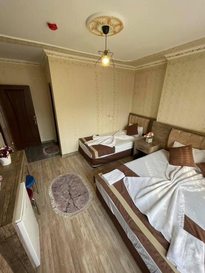 Otel özgür