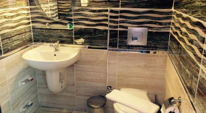 Rozz 1 Hotel 2*