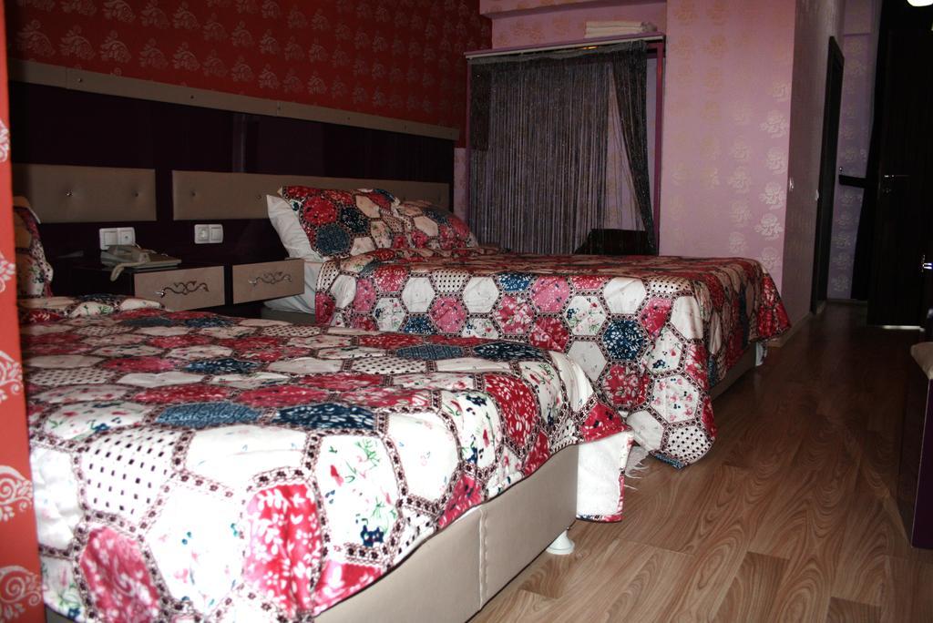 Rozz 1 Hotel 2*