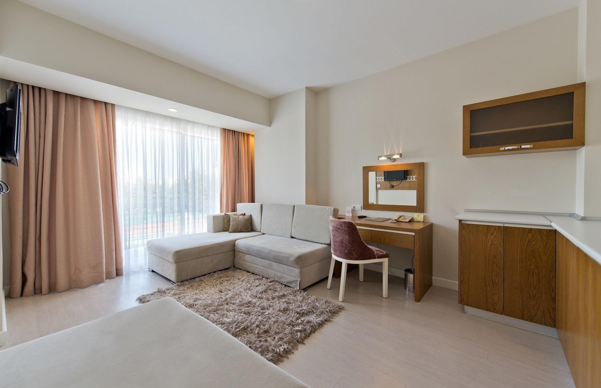 Hotel Nashira Antália