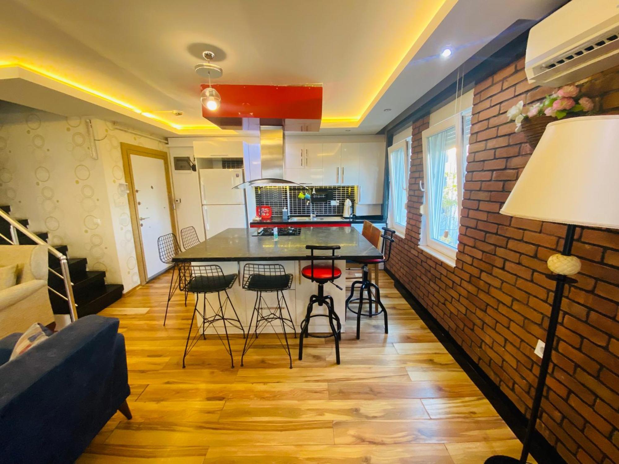 Apart-hotel Royal Loft 4*