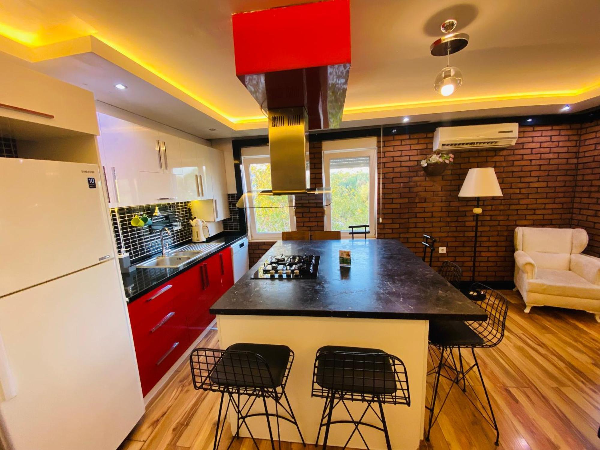 Apart-hotel Royal Loft 4*