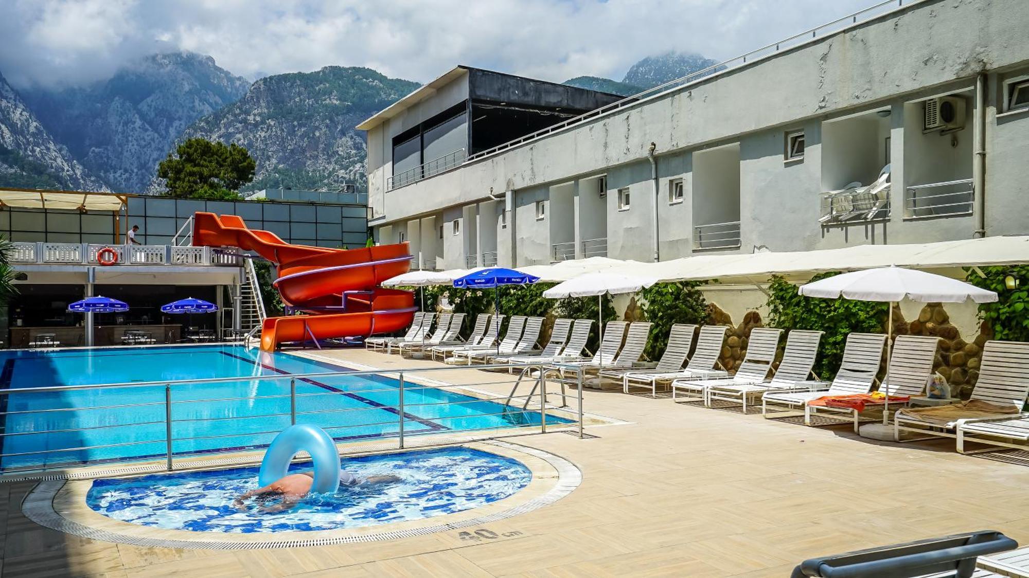 Hotel Nex Royal