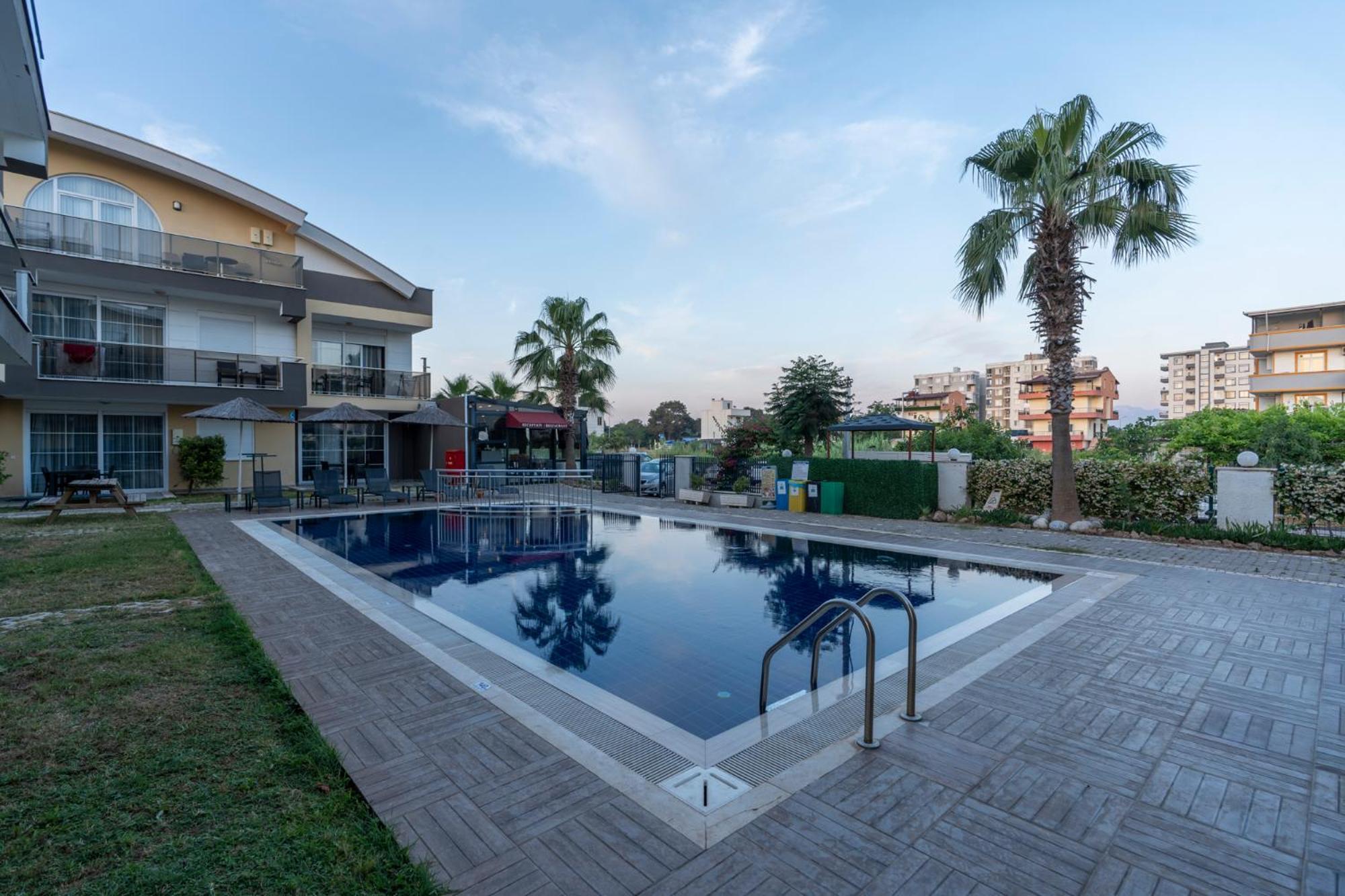 Aparthotel Lara Homes 2*