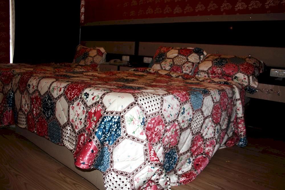 Rozz 1 Hotel 2*