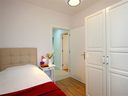 Apart-hotel The &
