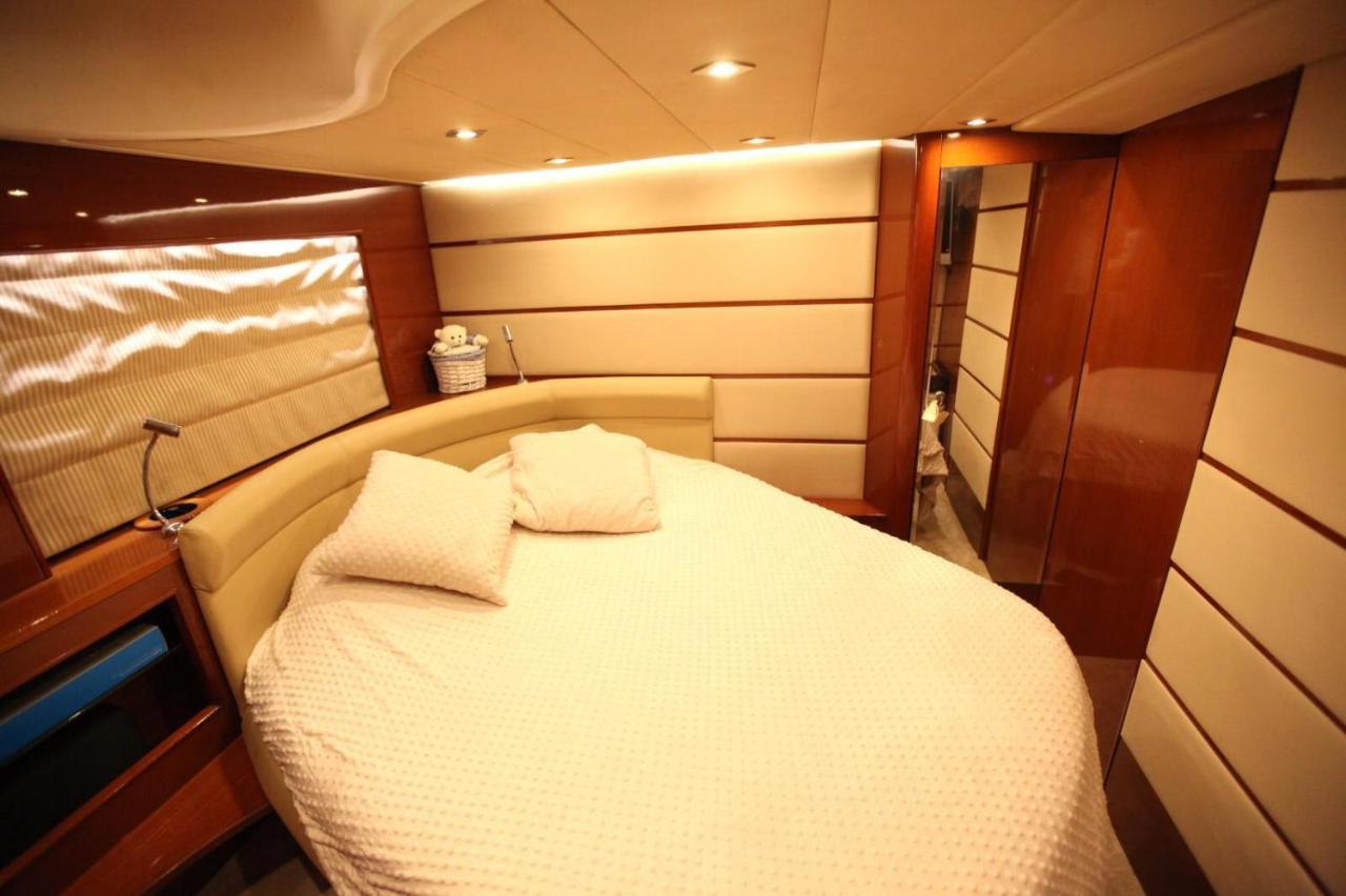 Ekimbey Yacht