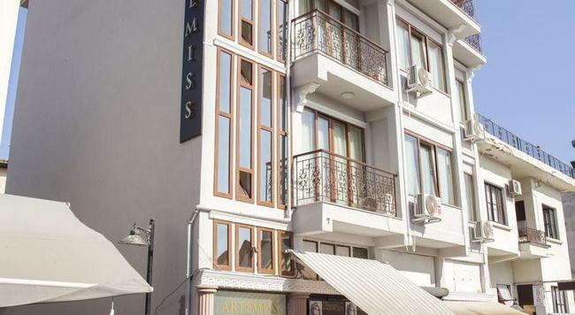 Otel Artemiss *