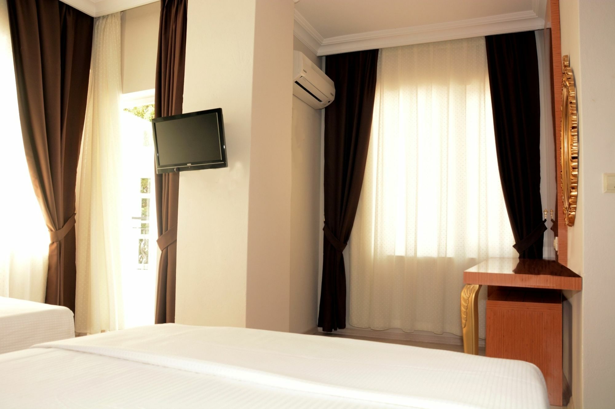 Derin Hotel Antália