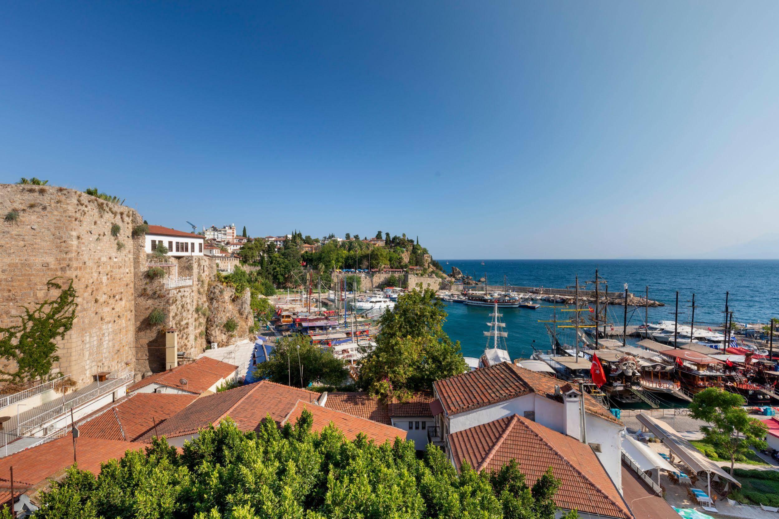 Adalya Port Antália