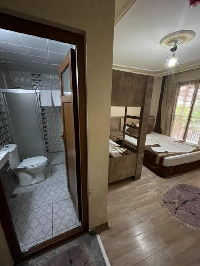 Otel özgür