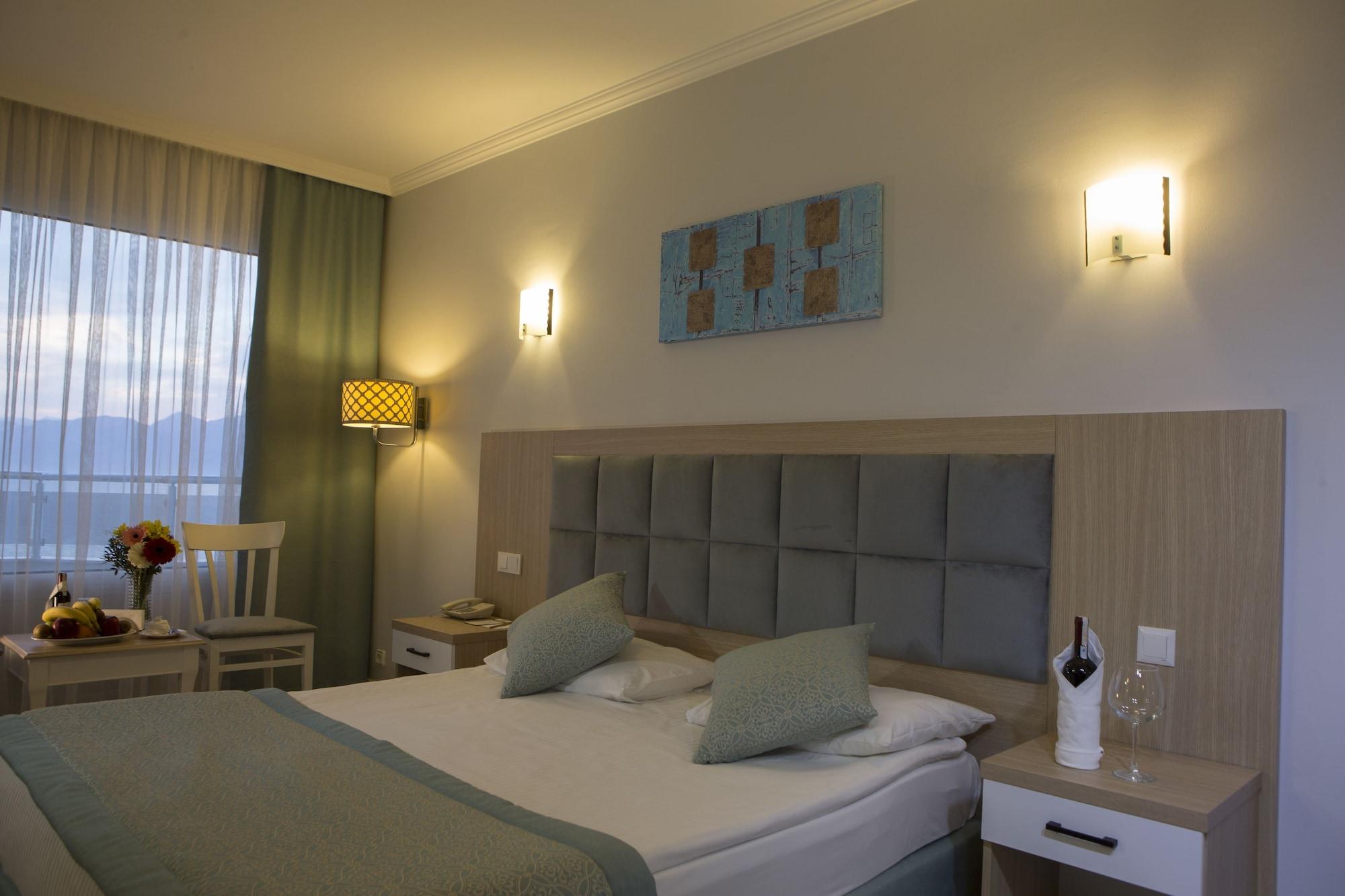 Otel Adonis 4*