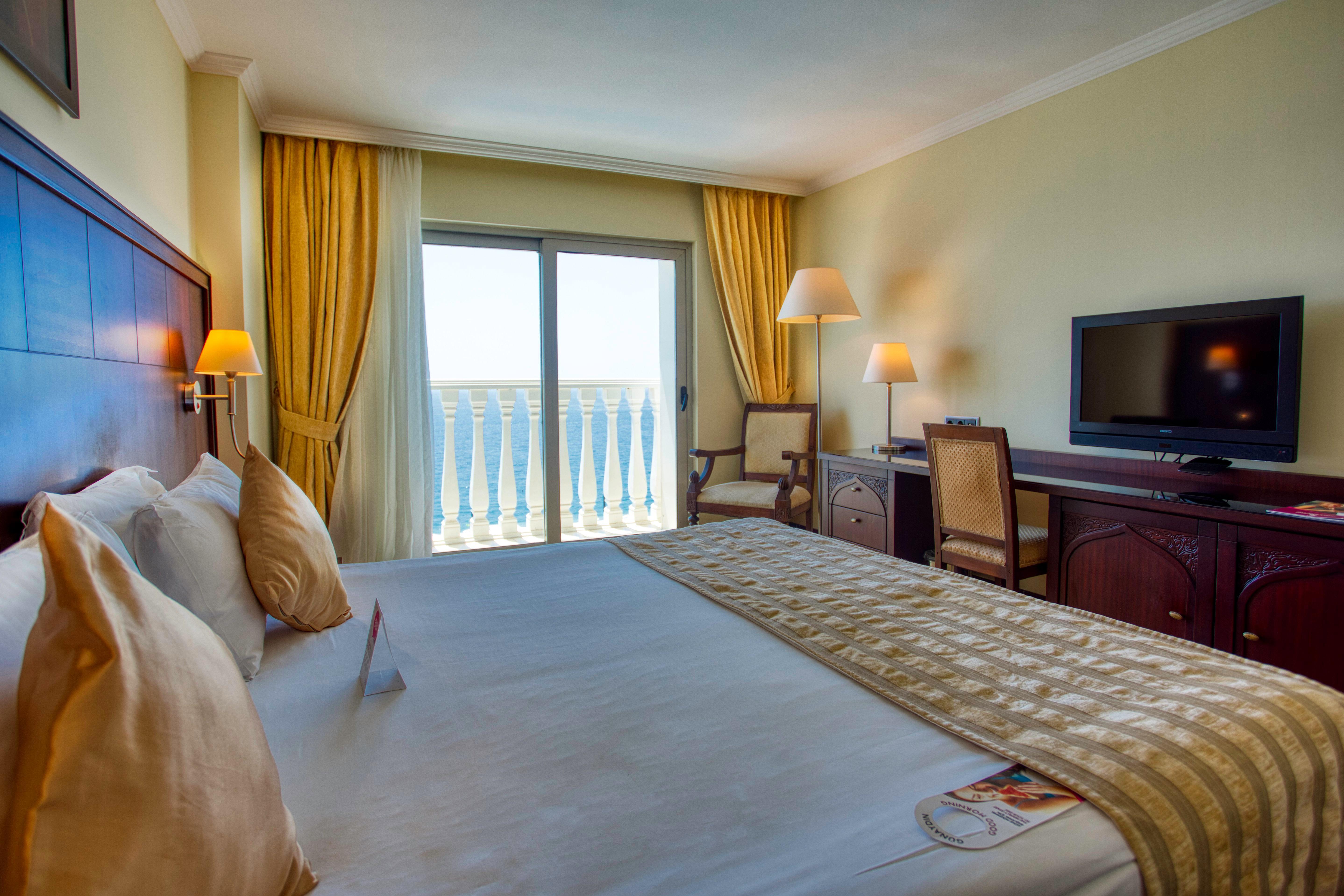 Crowne Plaza By Ihg 5* Antália