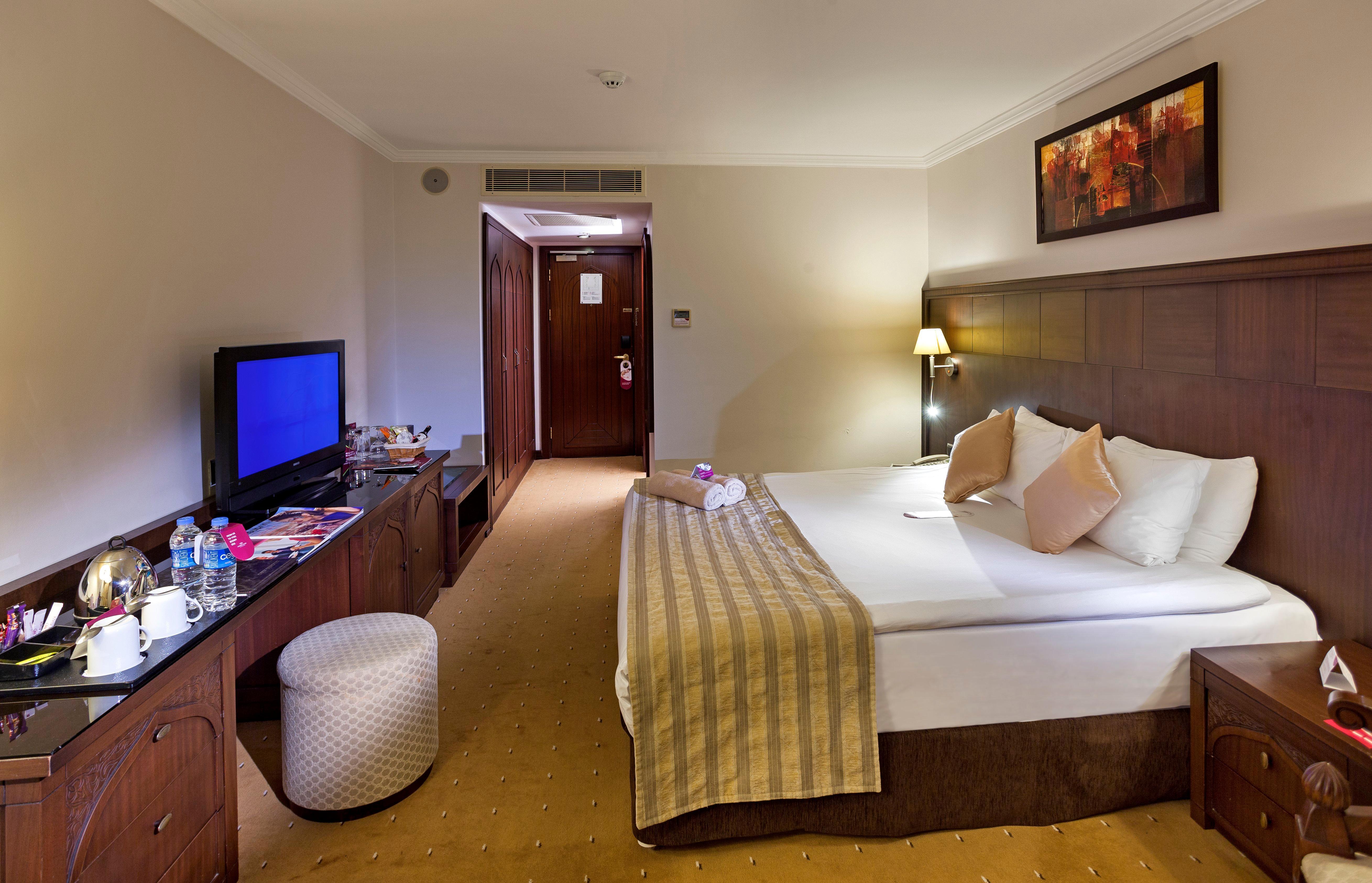 Hotel Crowne Plaza By Ihg Antália