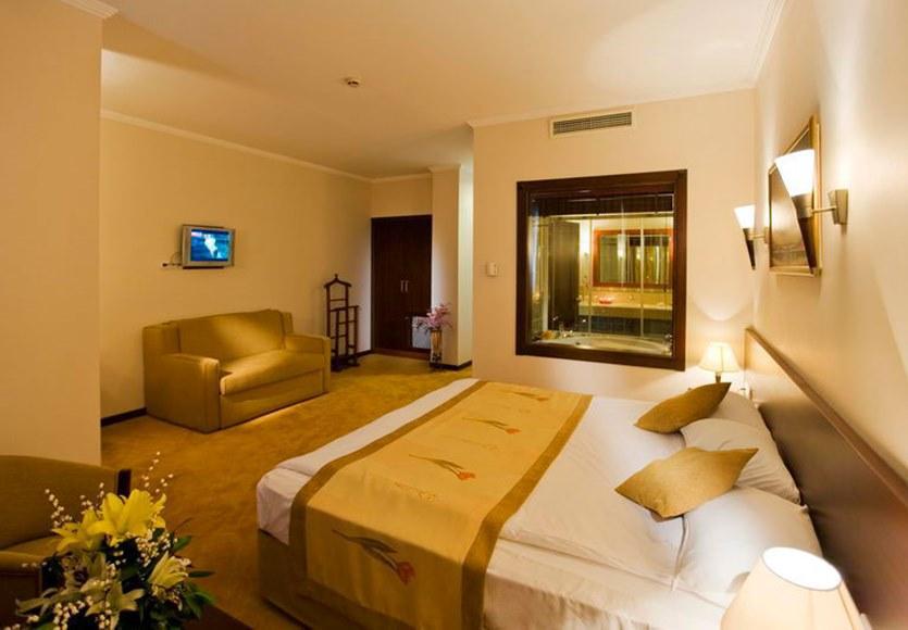 Hotel Western Khan