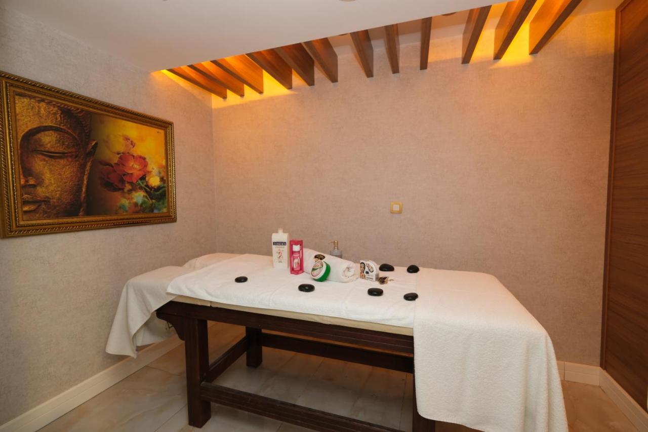 Otel Leslion Luxury 3*