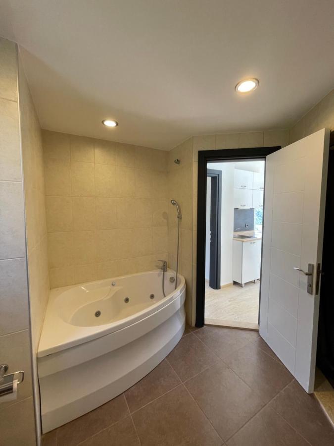 Esiyok With Heated Pool Pousada