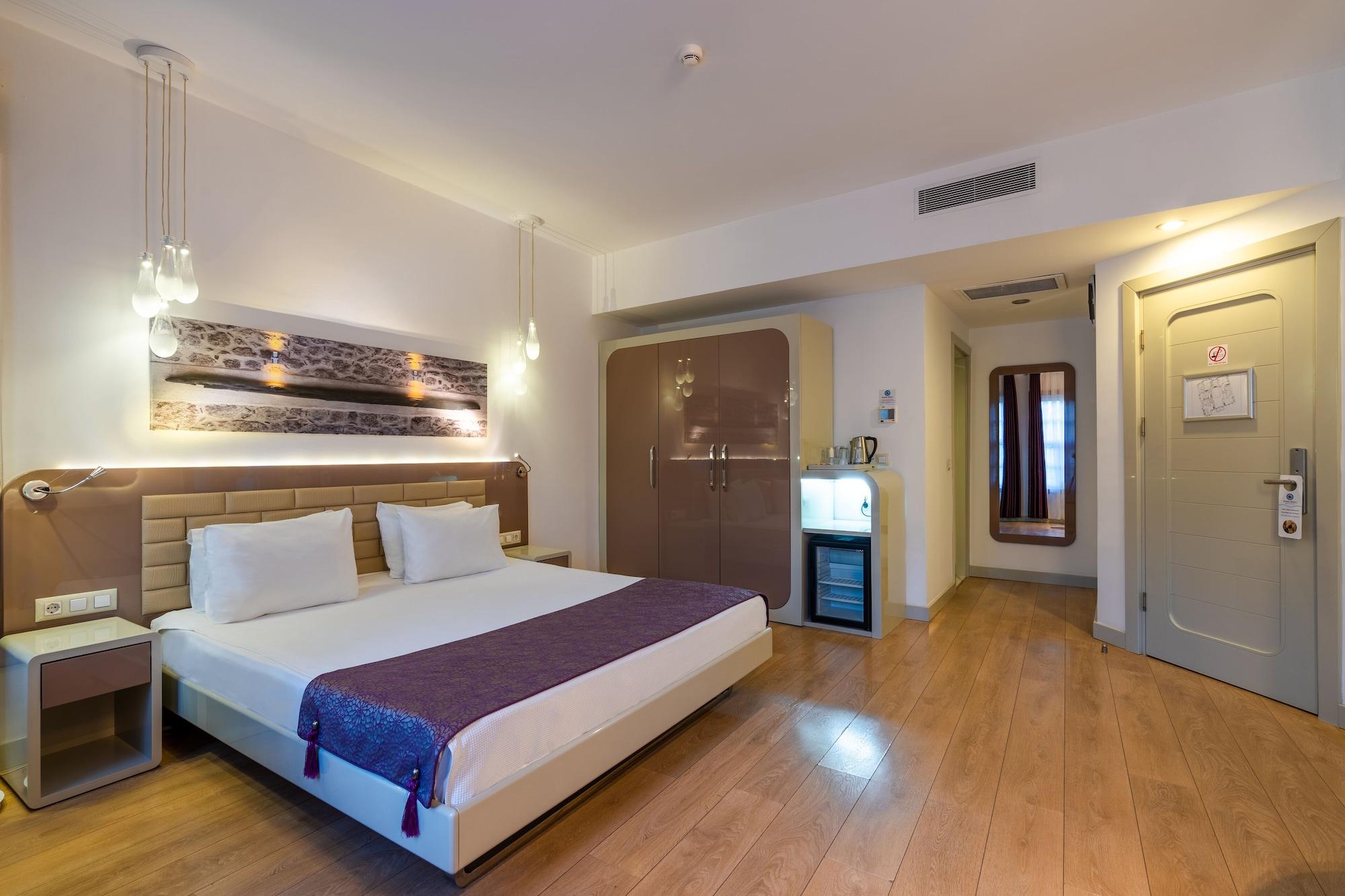 Marina Hotel 3*