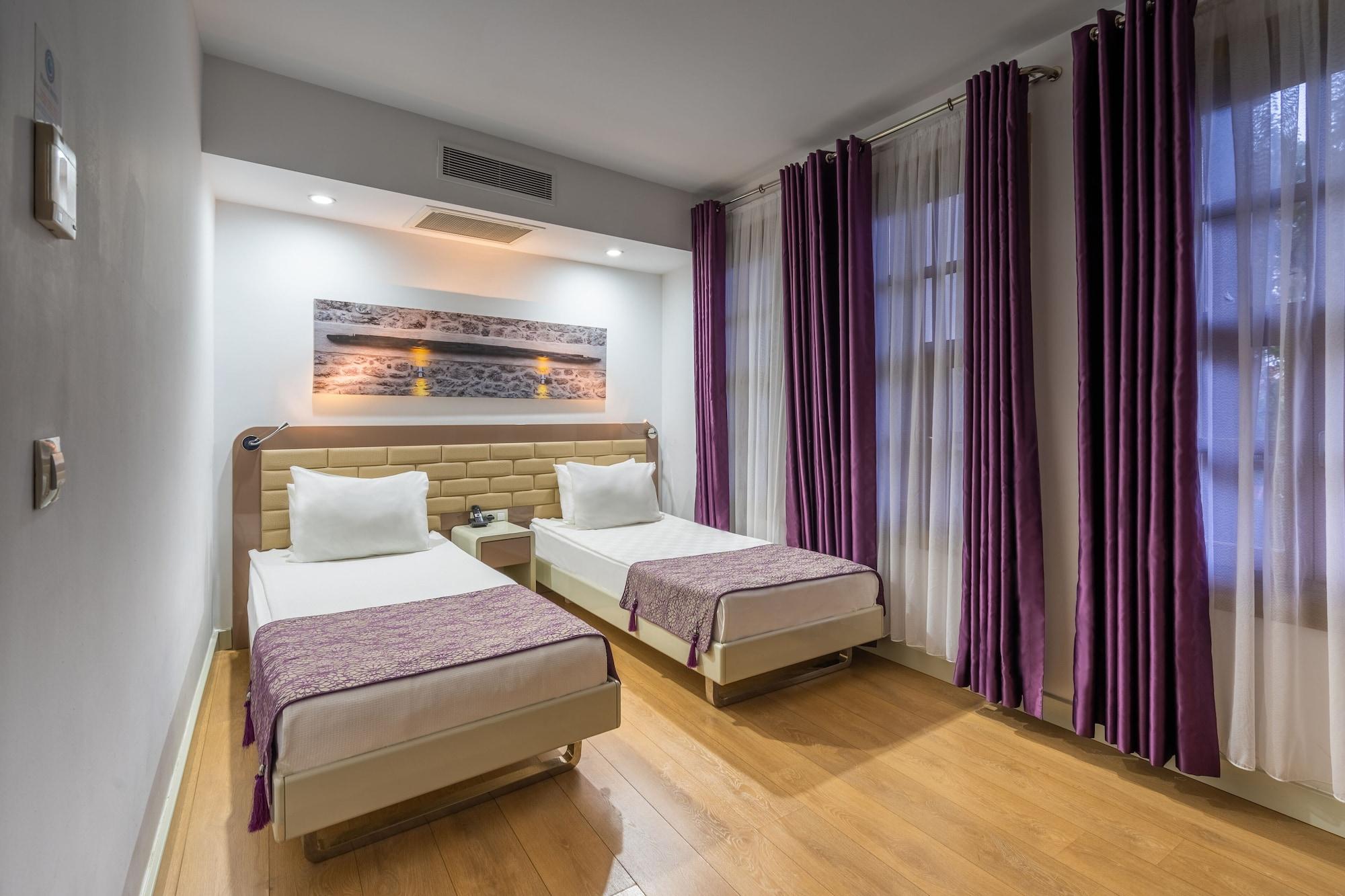 Marina Hotel 3*