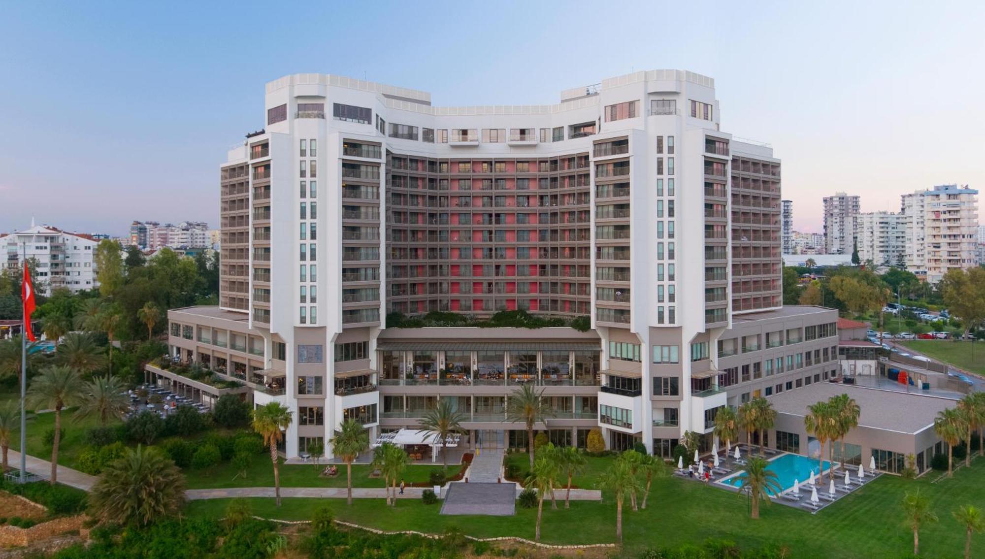 Hotel Akra 5*
