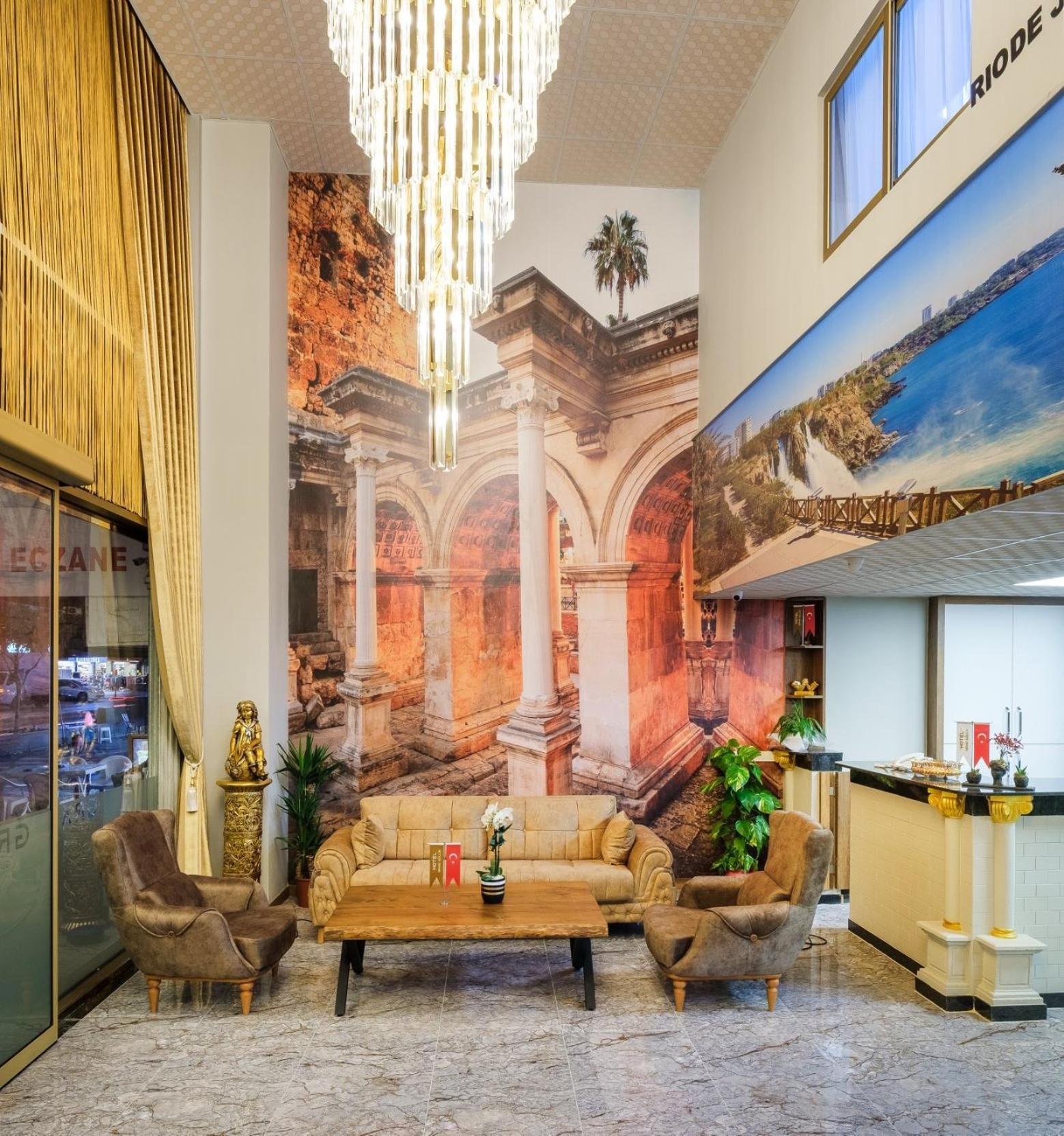 Grand Gulluk Center 3* Antália