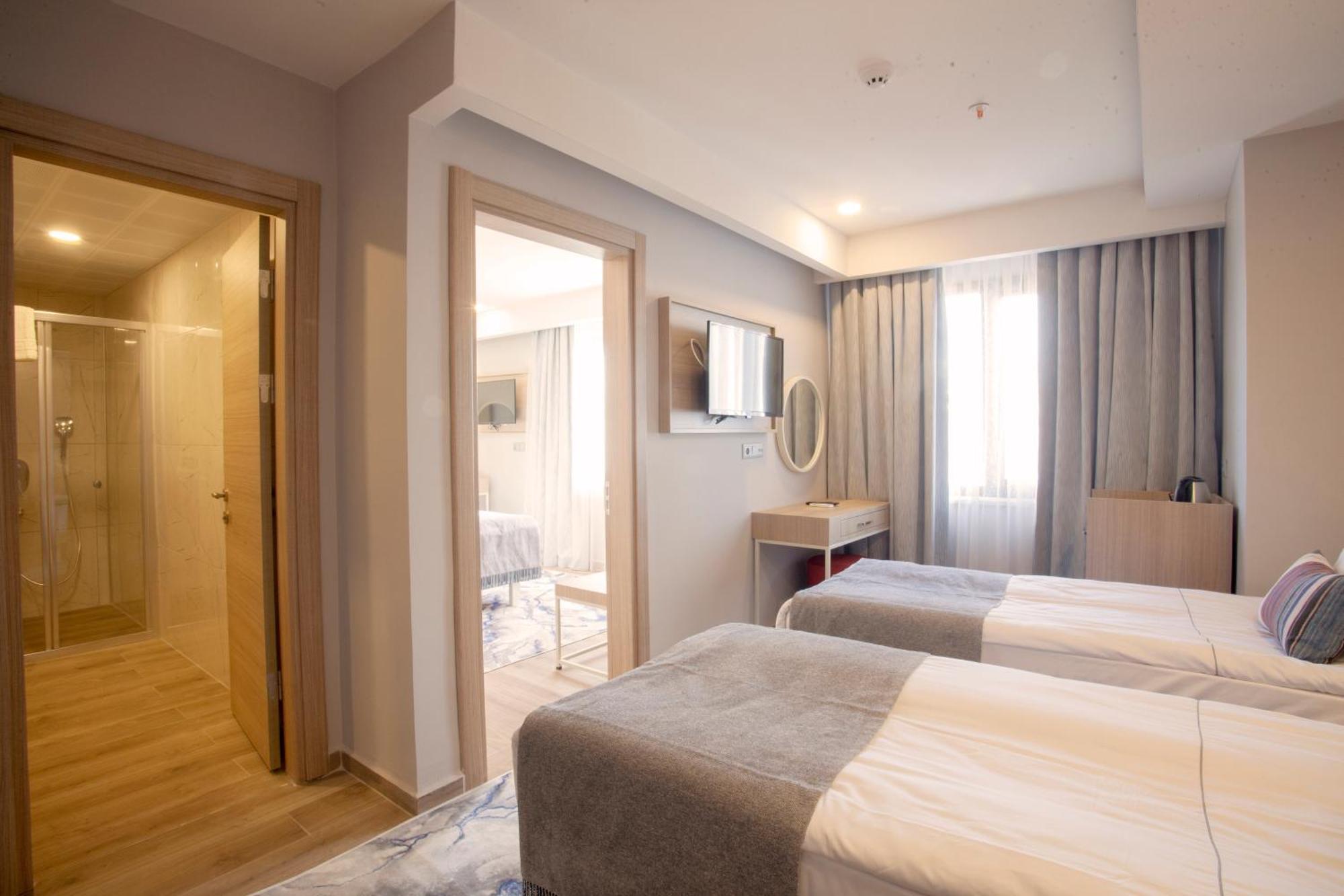 Otel Old Town Point & 4*
