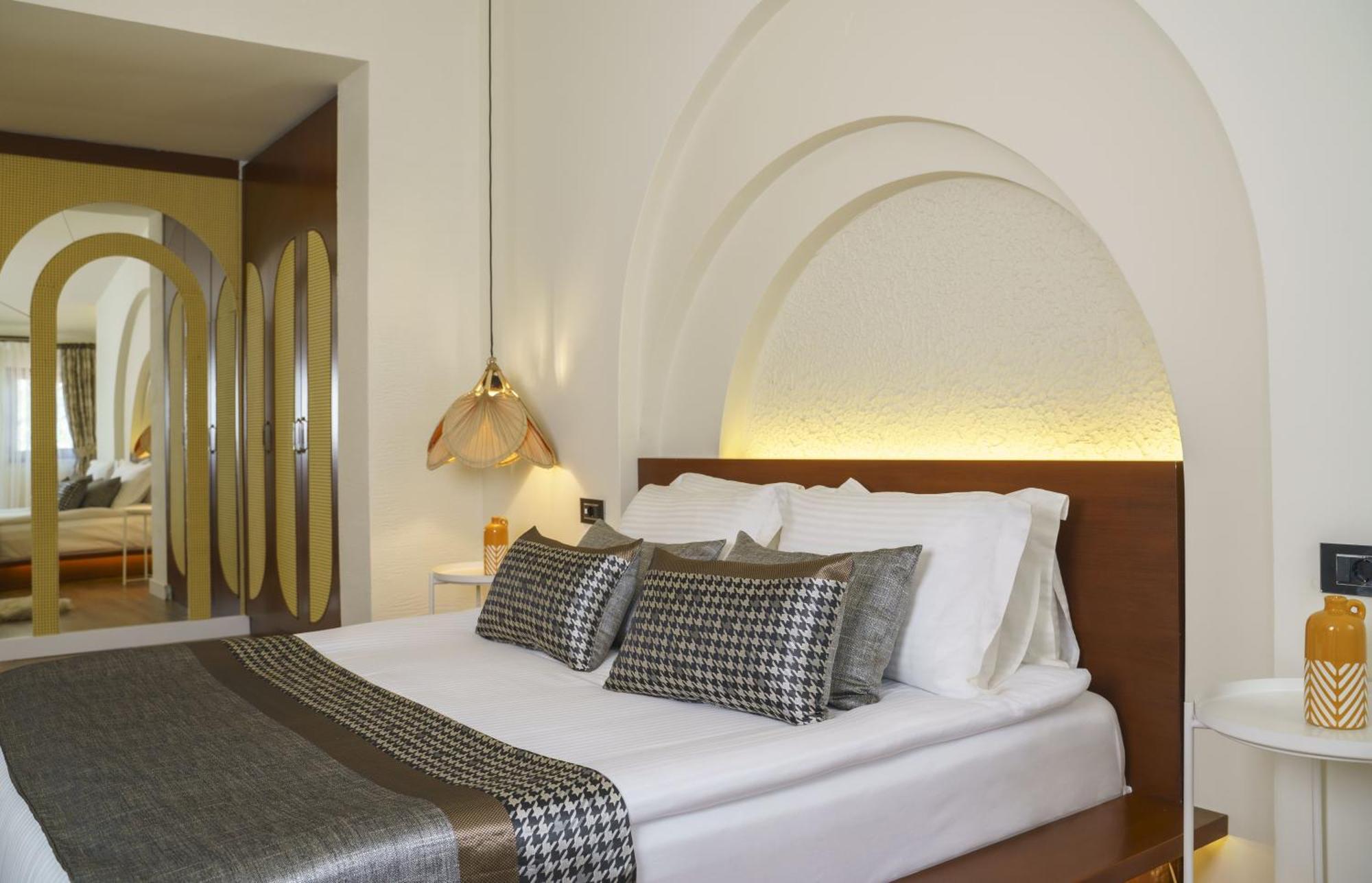 Otel Qinn *
