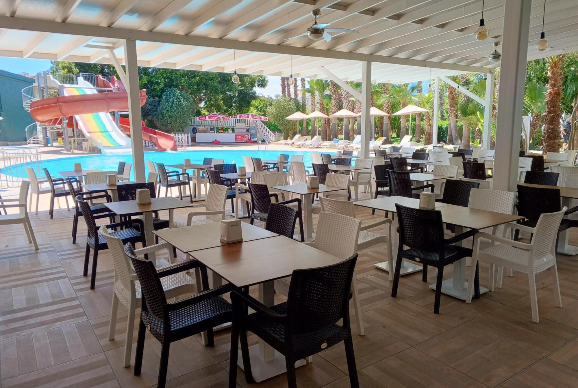 Uk Kiris Hotel Antália