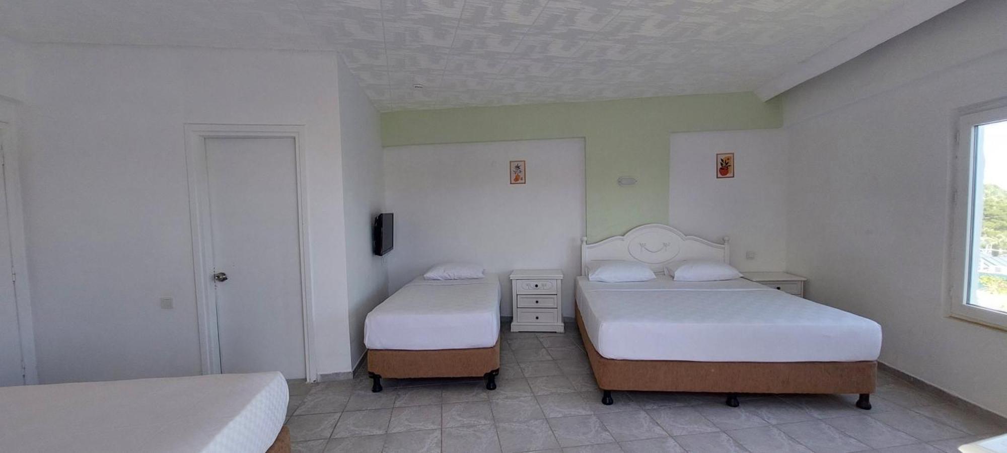 Uk Kiris Hotel Antália