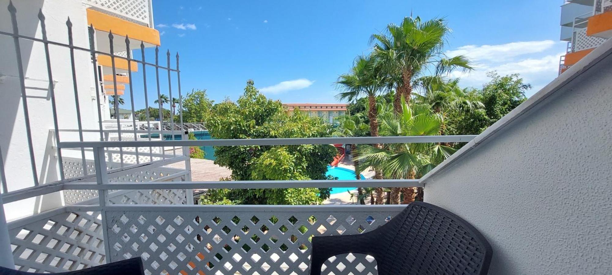 Uk Kırış Otel 4*