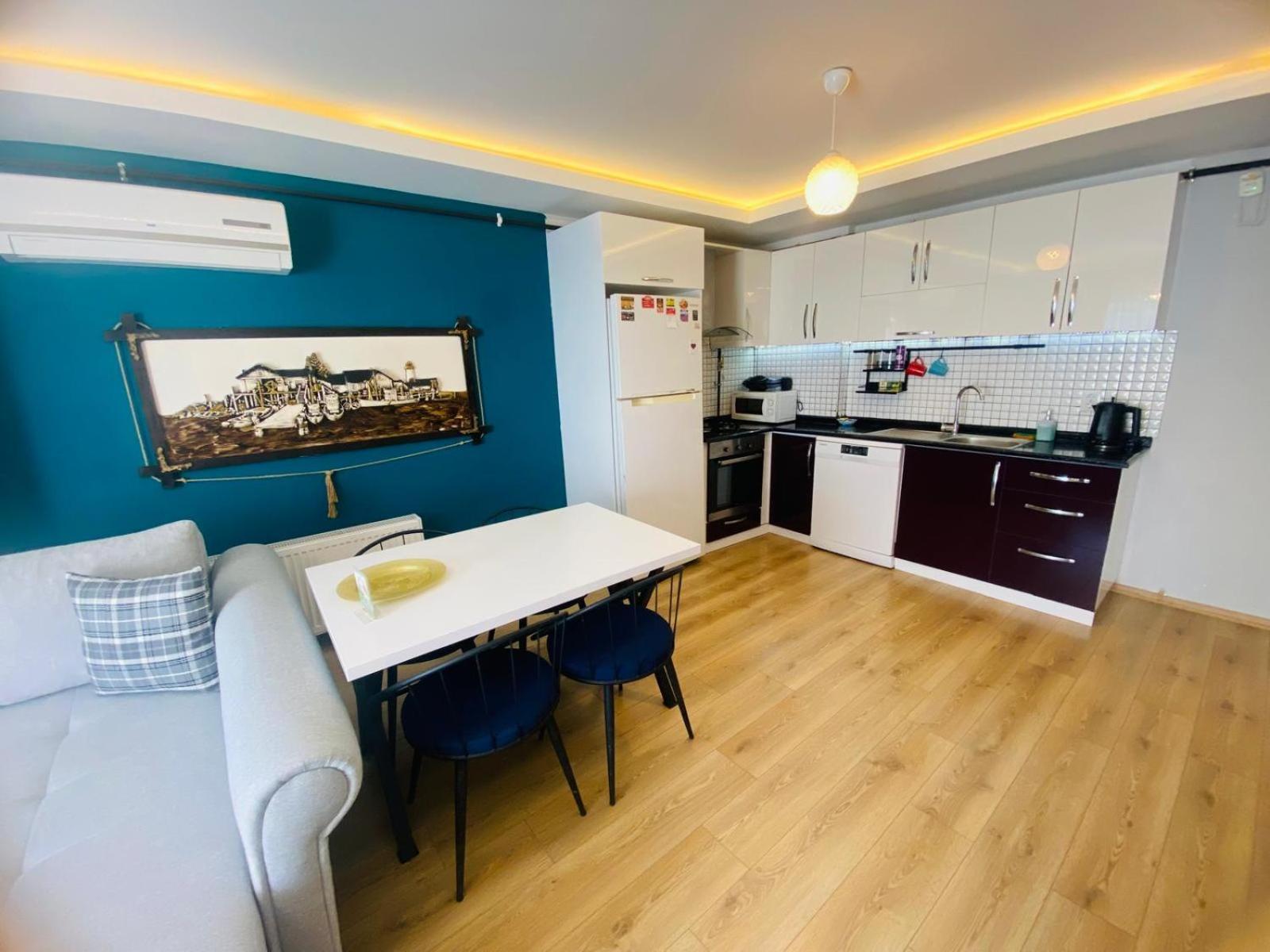 Royal Loft Aparthotel 4*