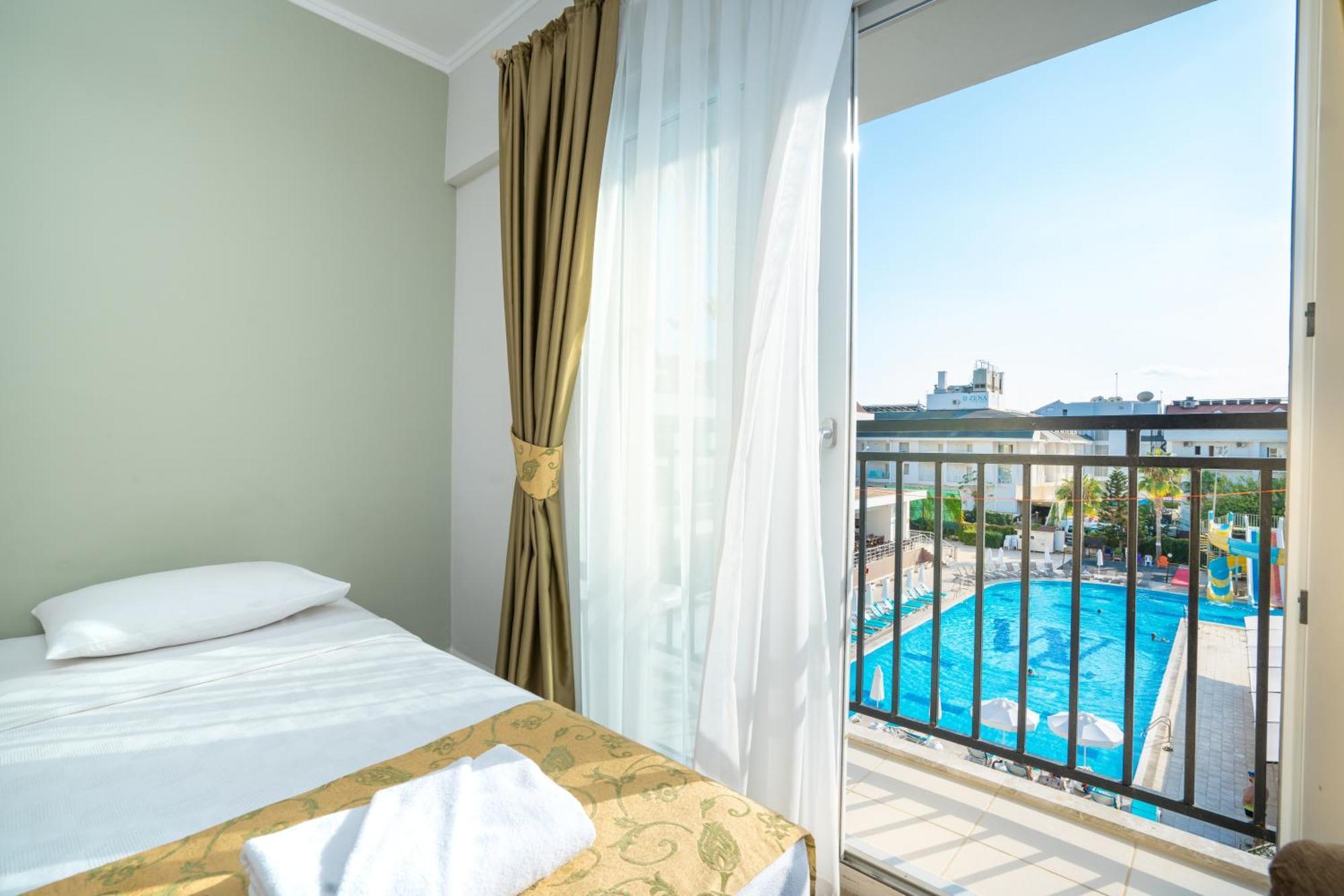 Otel White Lilyum