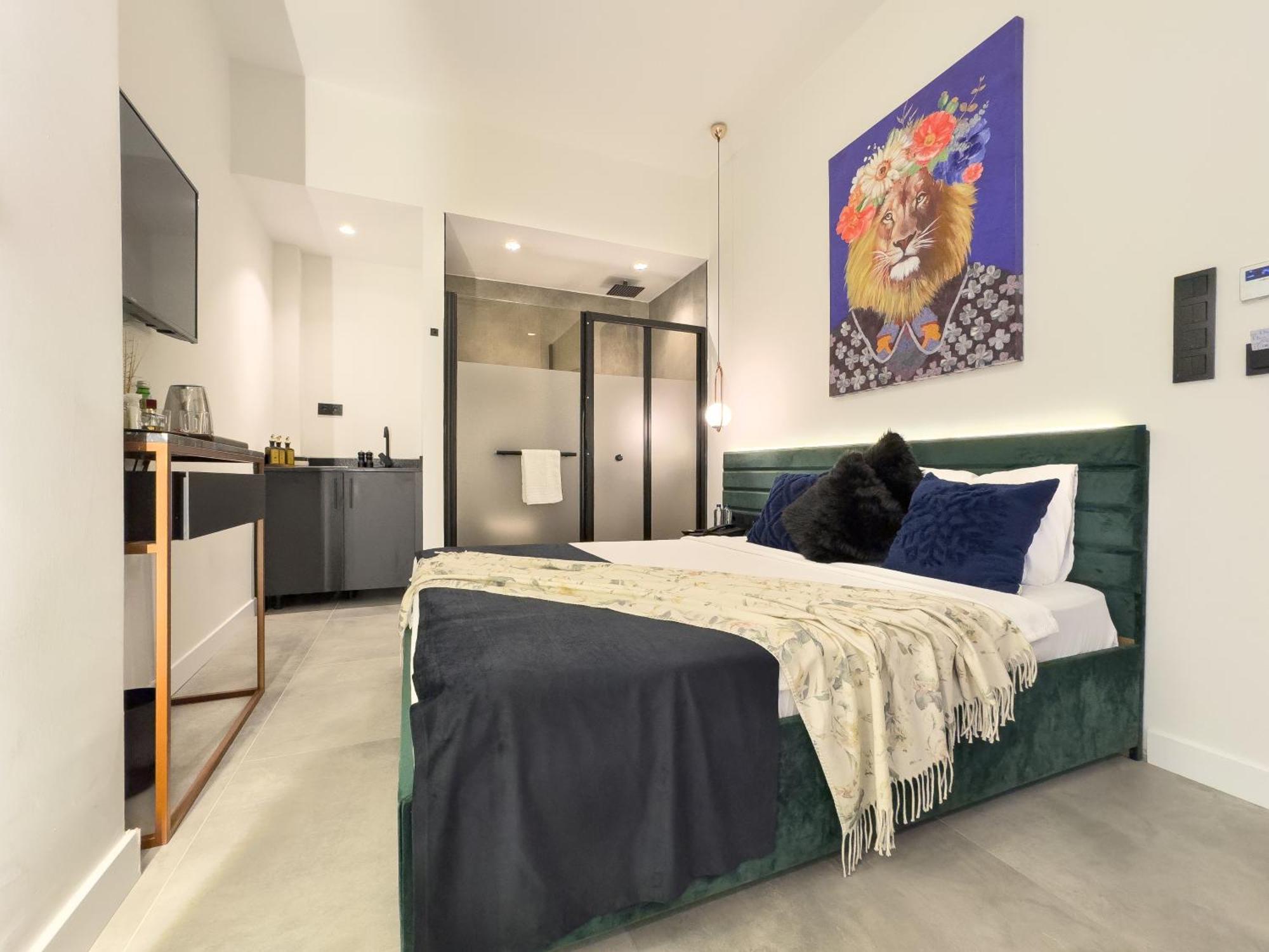 Luff Living - Adult Only
