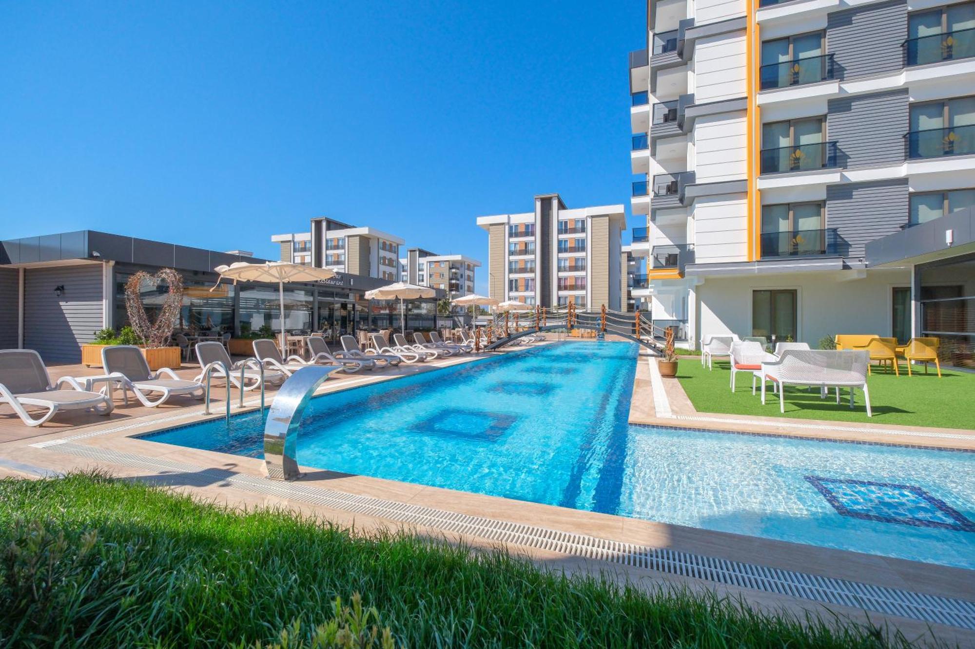 Elysium Deluxe Otel