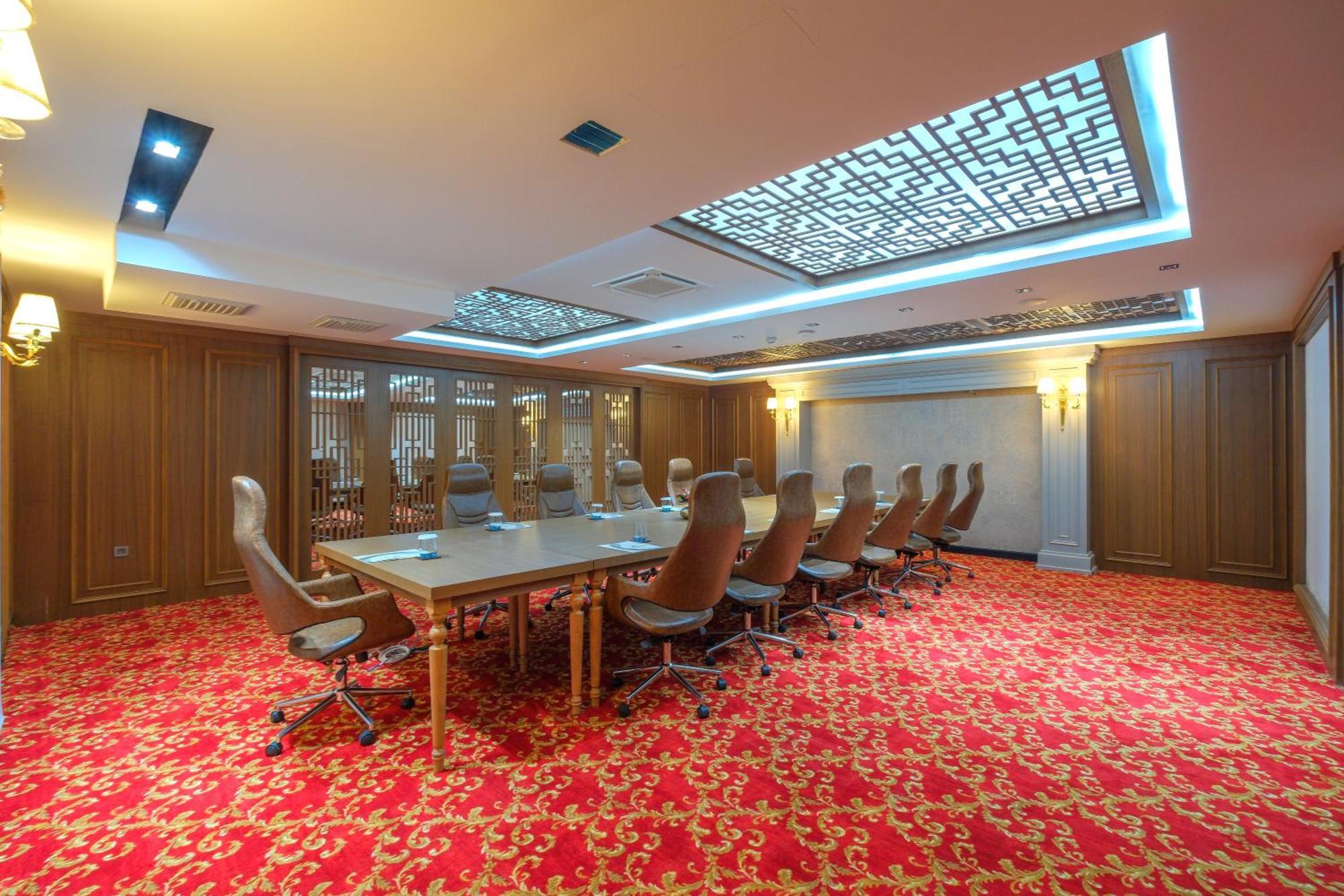 Elysium Deluxe Otel