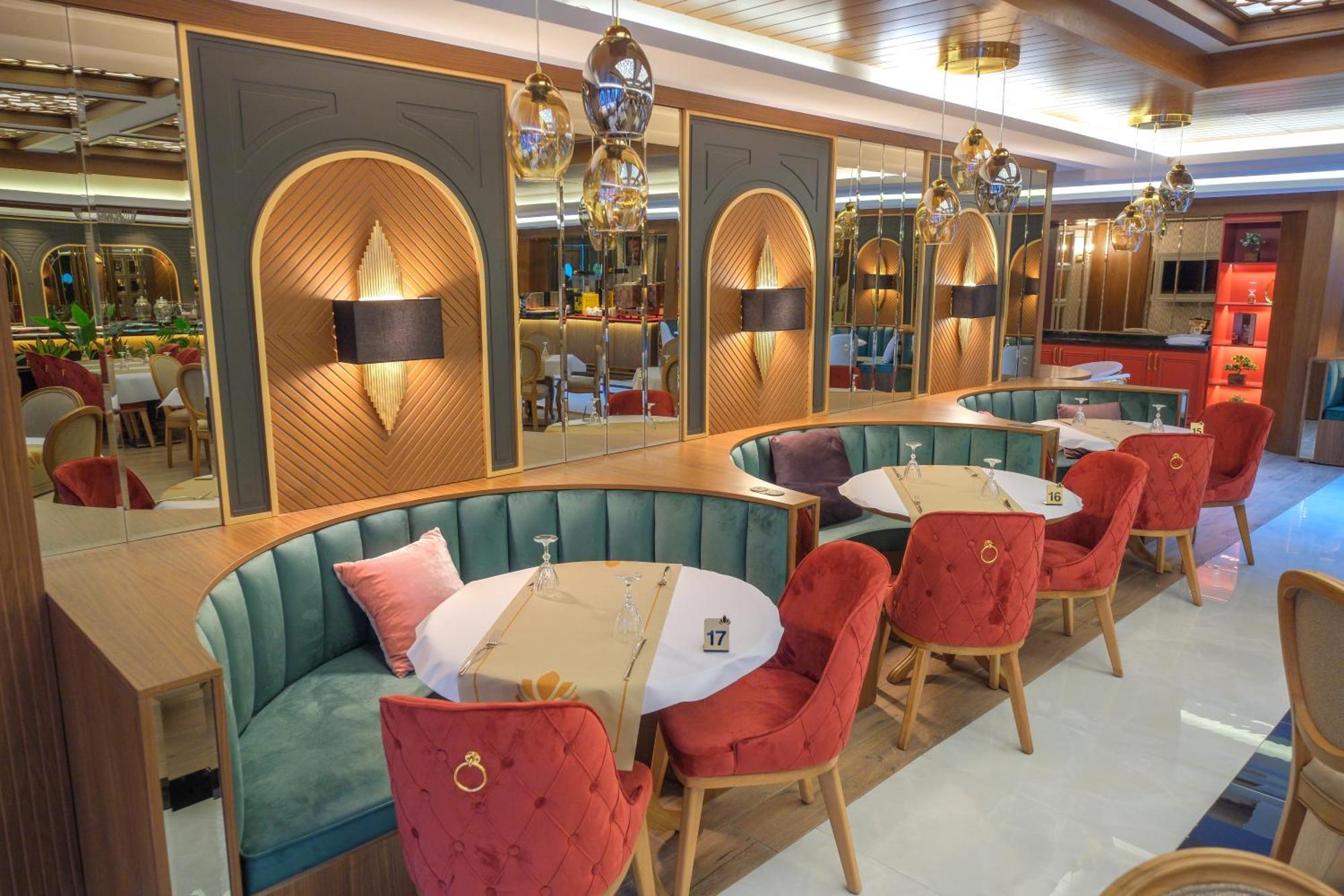 Elysium Deluxe Otel
