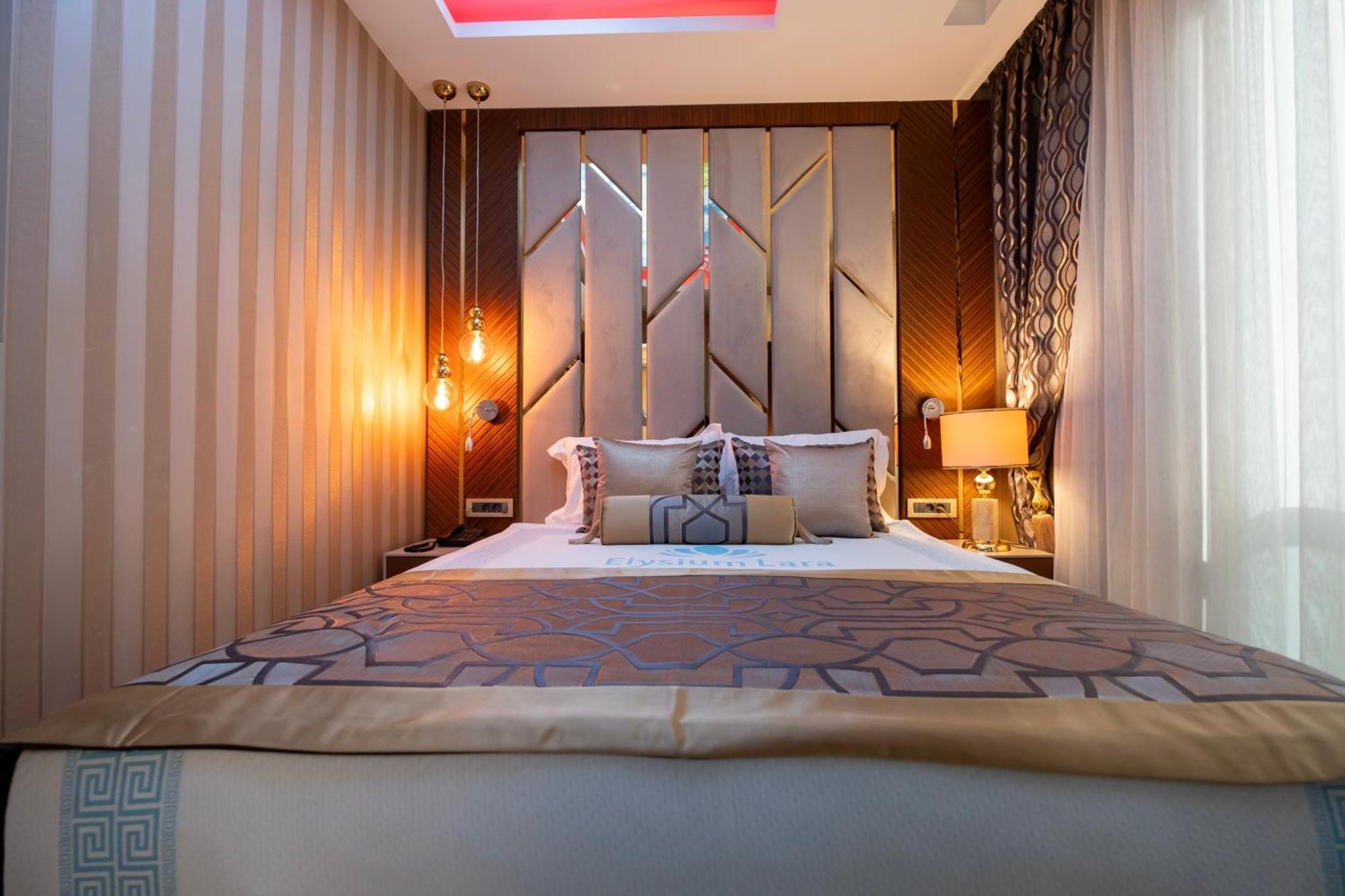 Elysium Deluxe Otel *