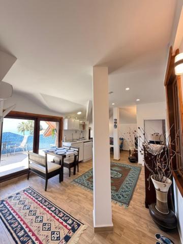 Mavi & Ani Hotel 3*