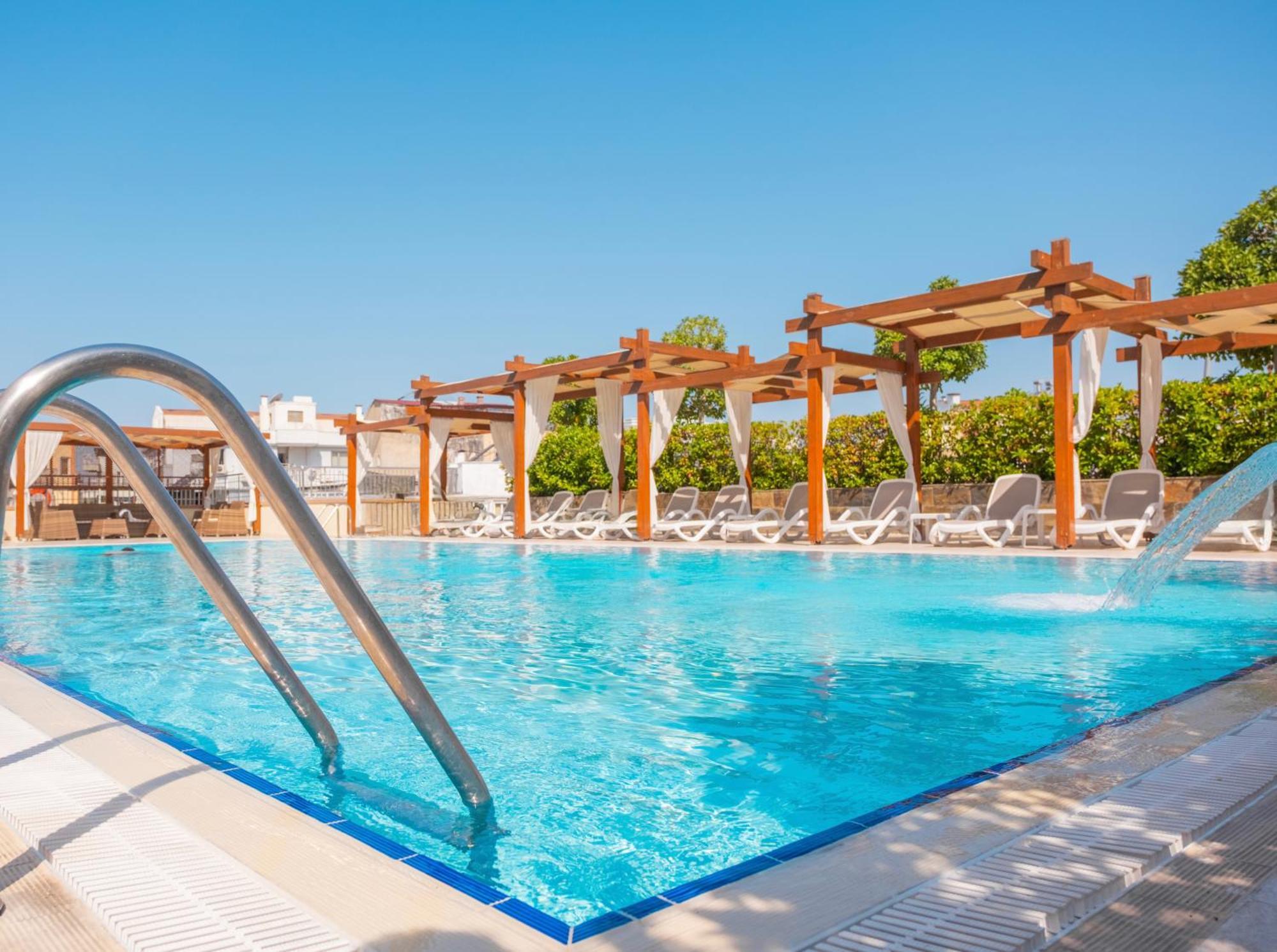 Hotel Western Khan 4*