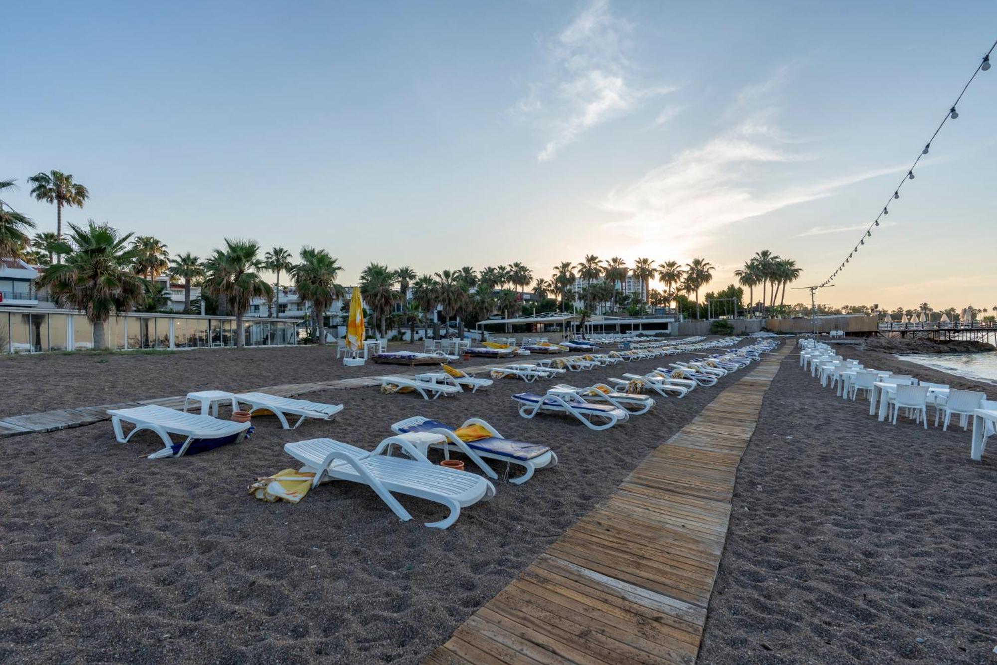Lara Homes Aparthotel 2*