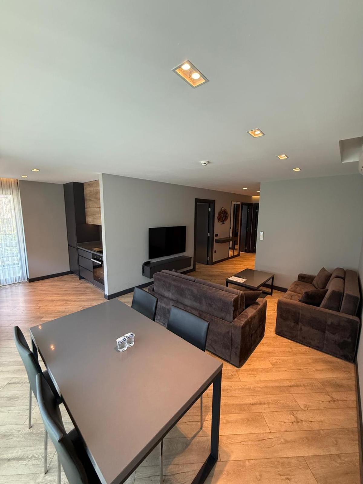 Z-suites Aparthotel