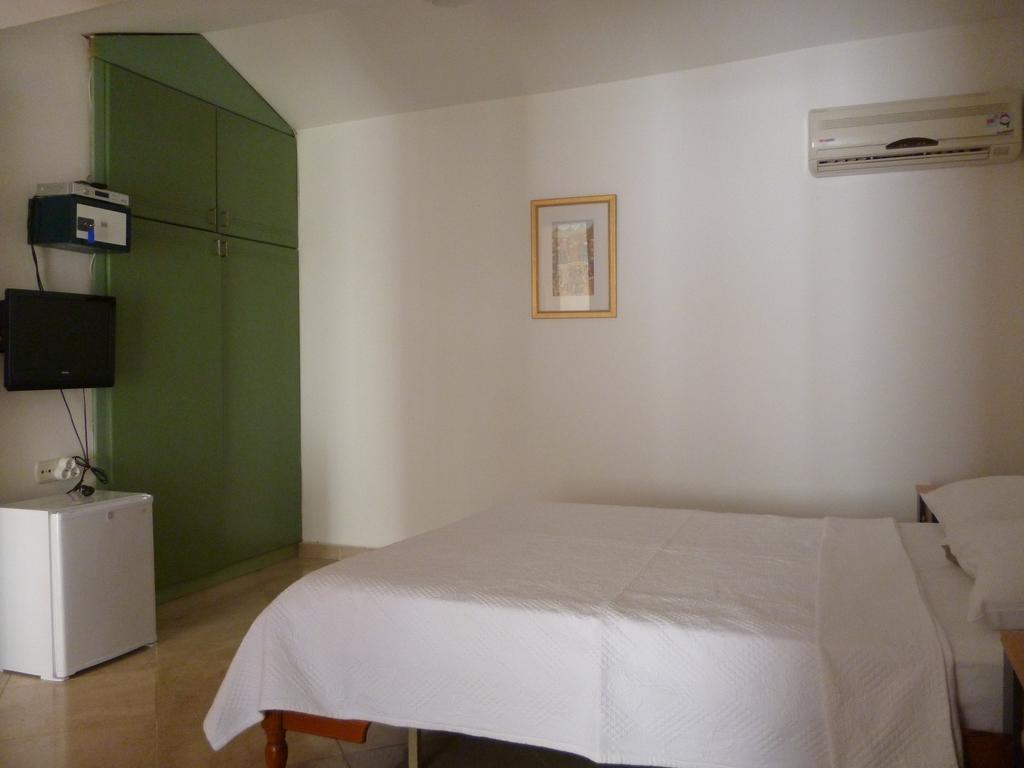 Otel Frankfurt 2*