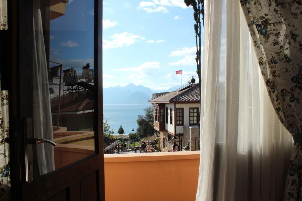 Mono Hotel 3*