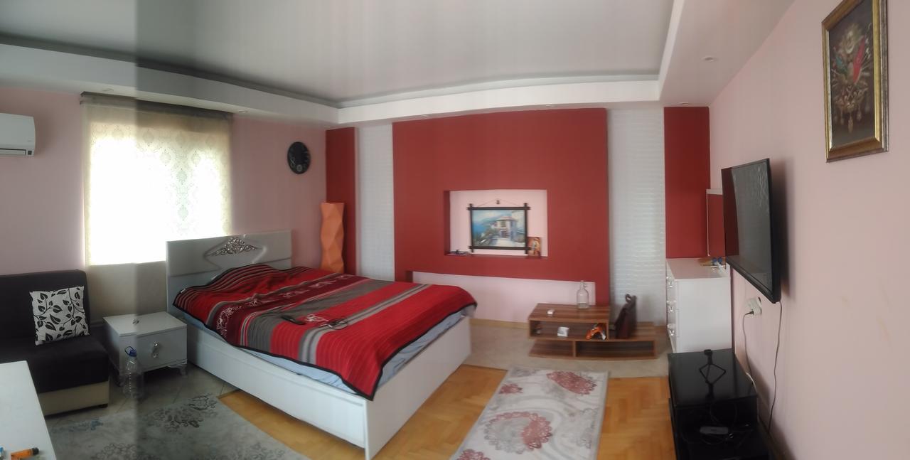 Apartamento 2033. Sokak *