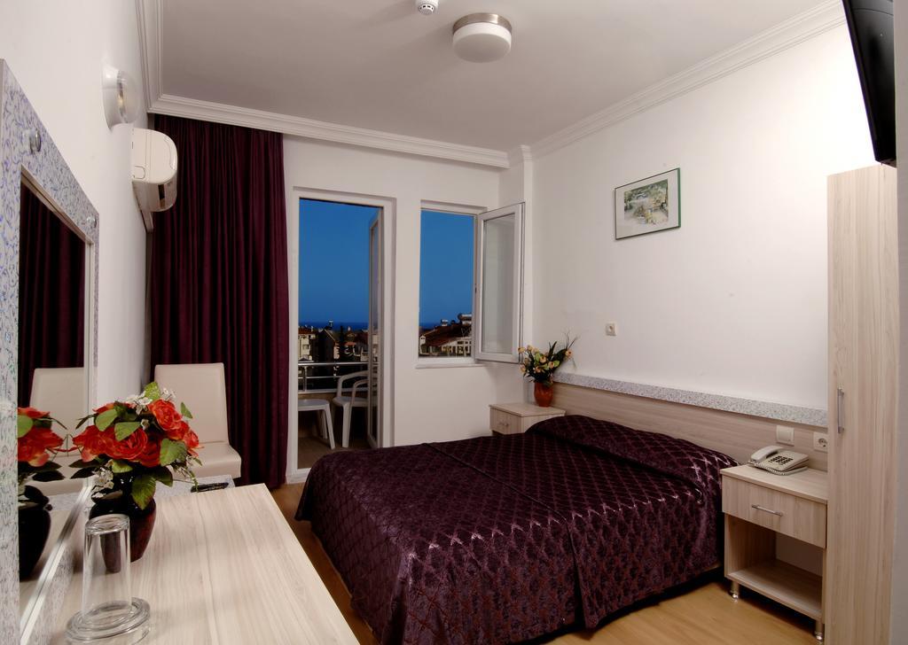 Otel Lara Diamond 3*