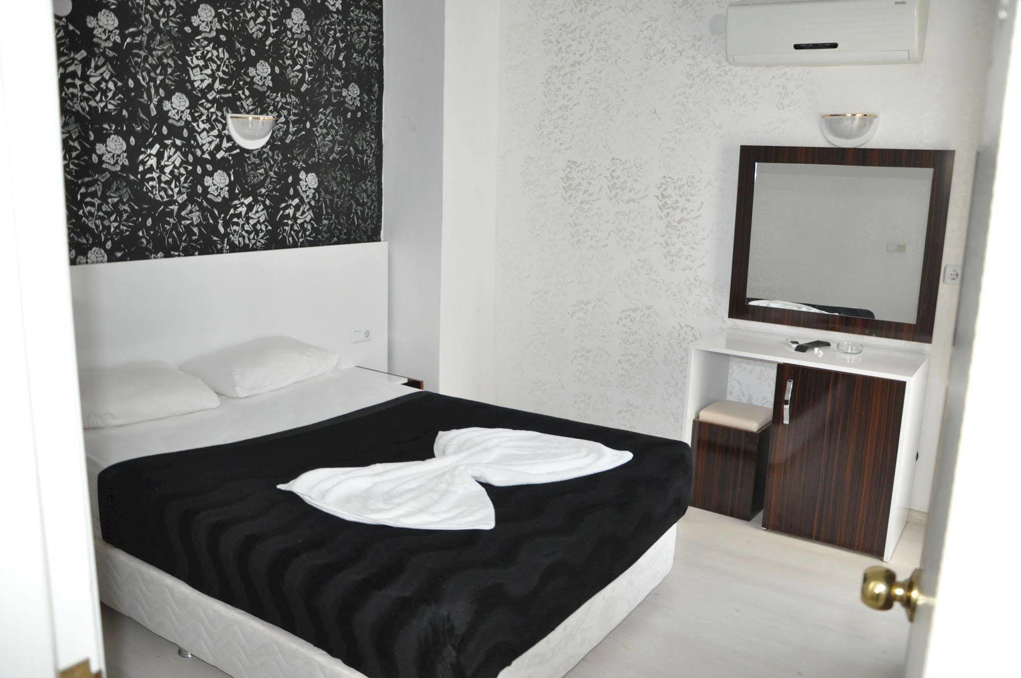 Hotel Movie Life Roe Antália