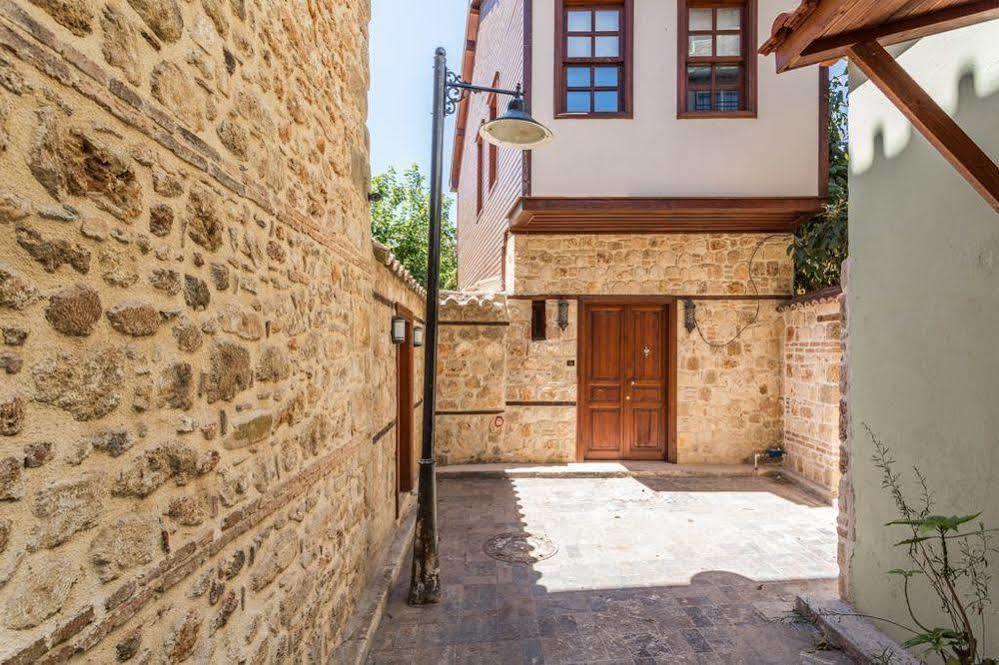 Ani Aparthotel 3*